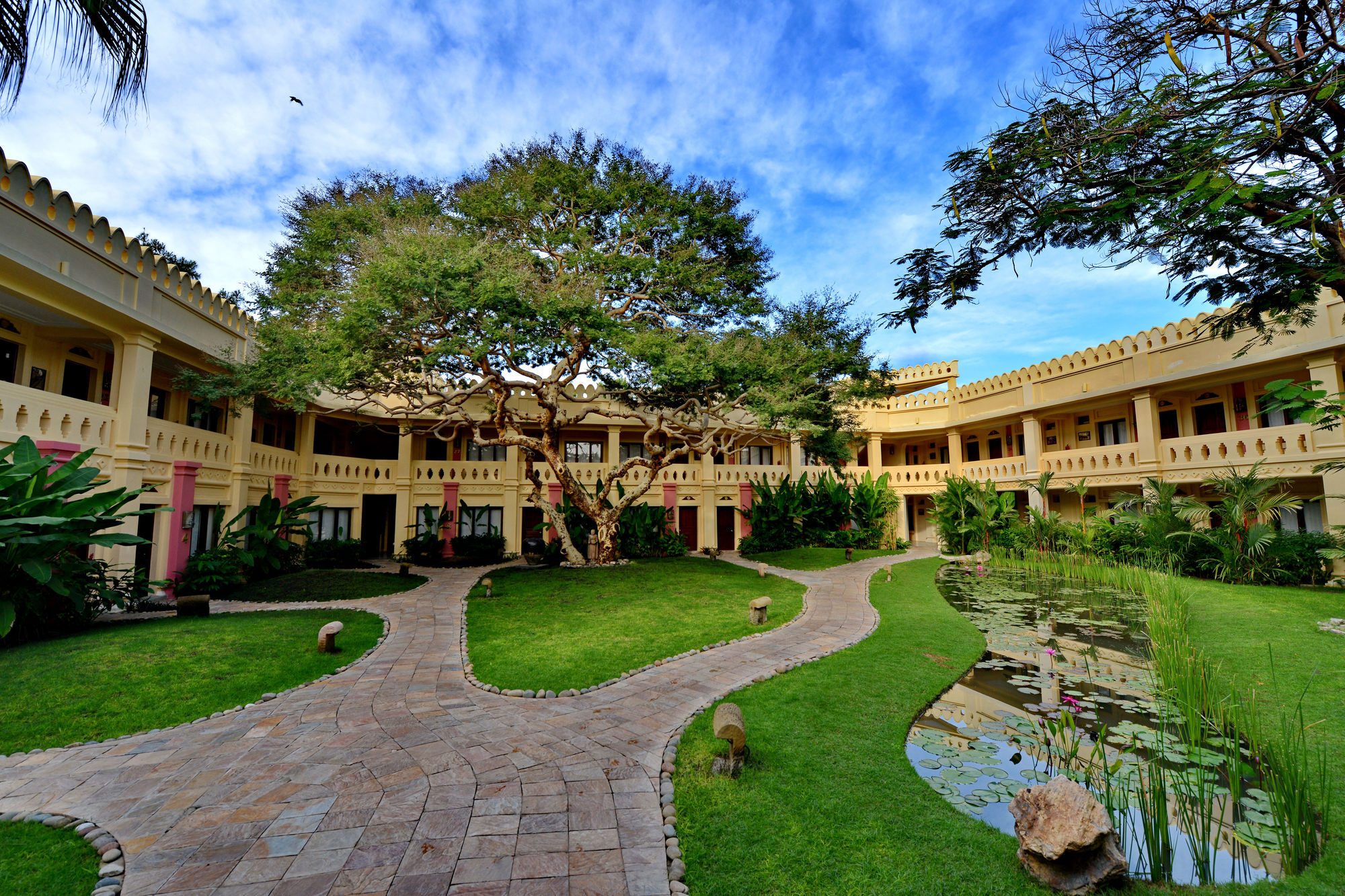 Areindmar Hotel Баган Экстерьер фото