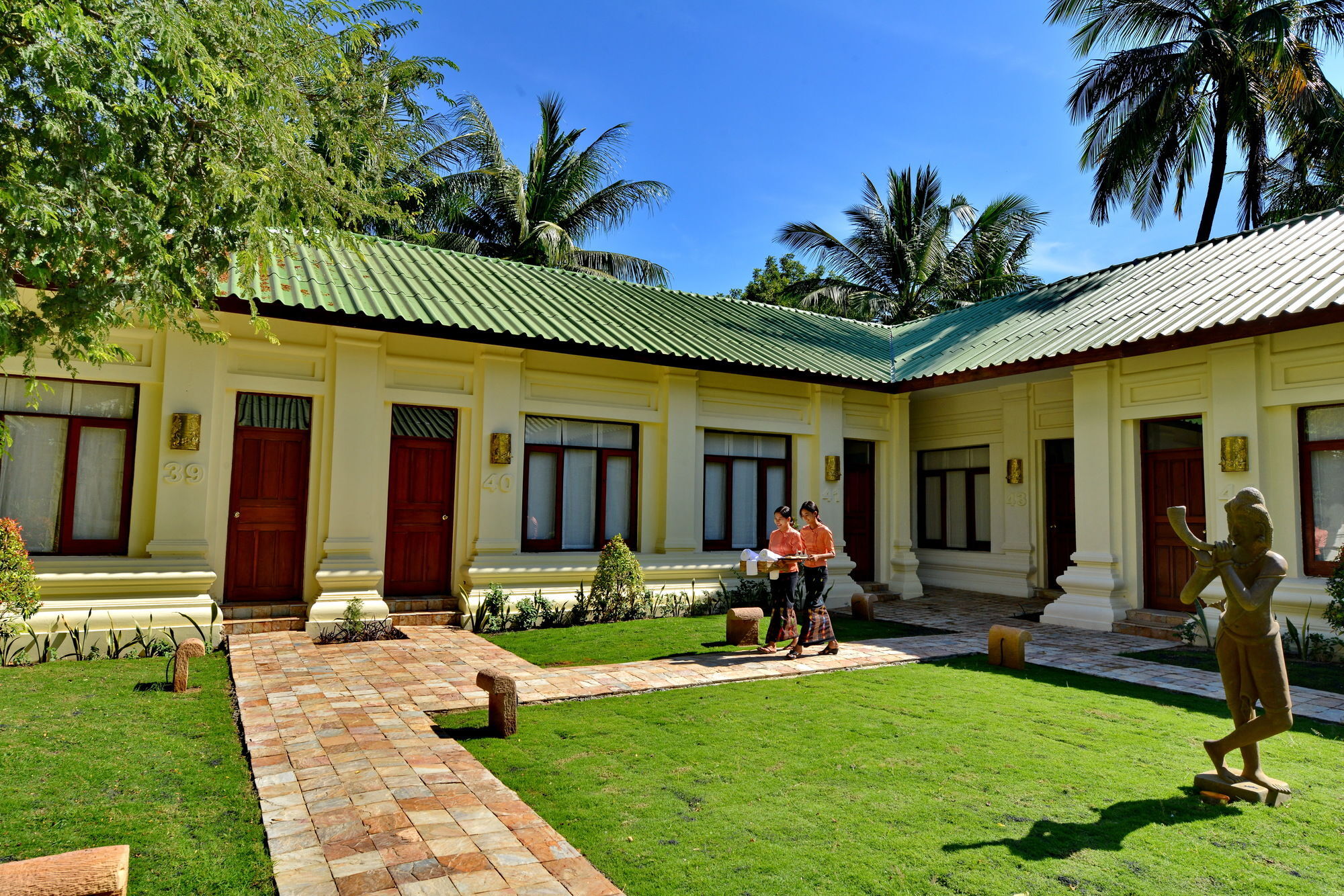 Areindmar Hotel Баган Экстерьер фото