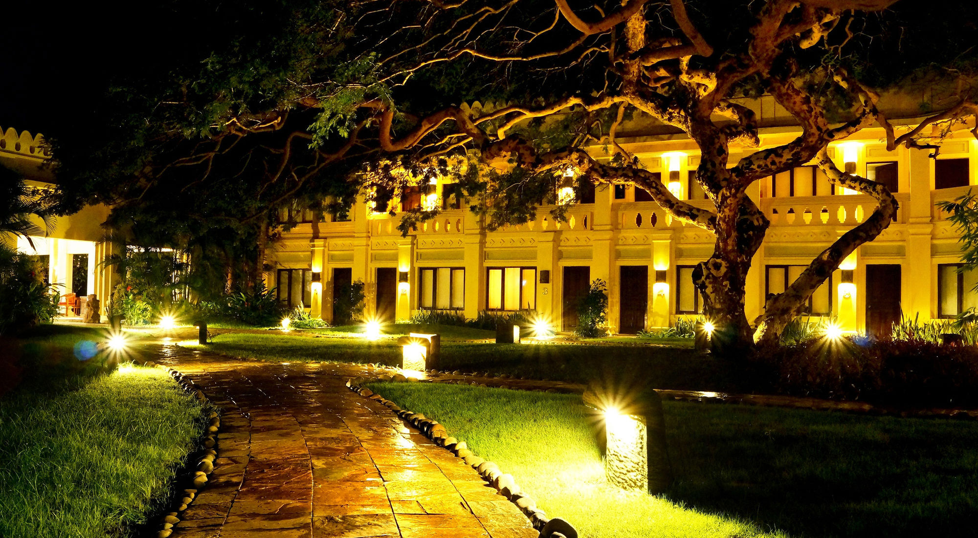 Areindmar Hotel Баган Экстерьер фото
